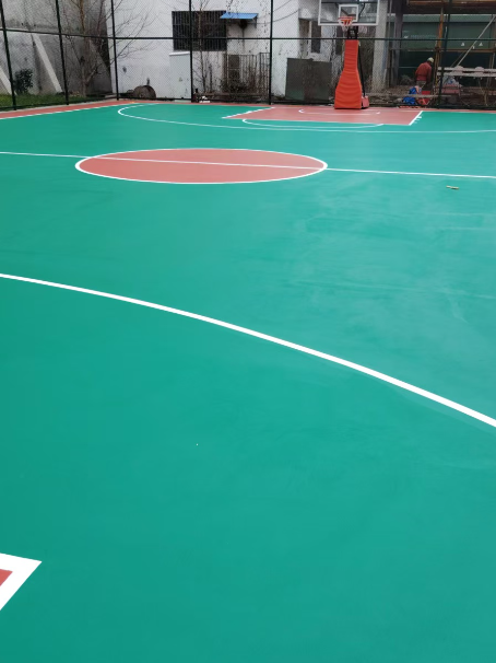 高邮 球场长期使用易出现地面开裂